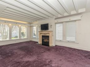 33 Carstairs Road, Valley Stream NY 11581