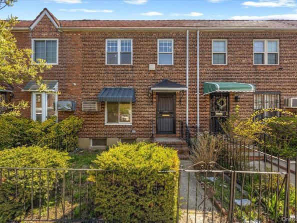102-39 183 Place, Hollis NY 11423