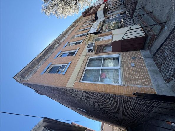 5005 108th Street, Corona NY 11368
