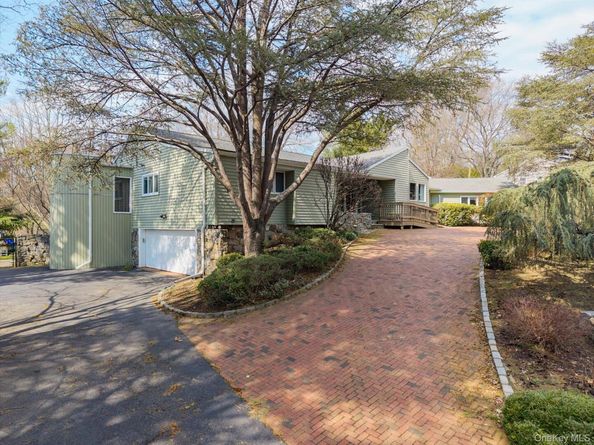 8 Astro Place, Dix Hills NY 11746