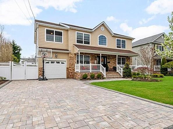 111 Charles Street B, Massapequa NY 11758