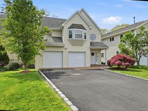 9 Oxford Court, Wheatley Heights NY 11798