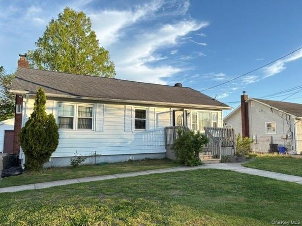 811 9th Street, West Babylon NY 11704
