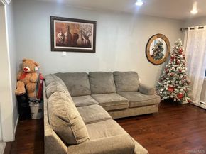 811 9th Street, West Babylon NY 11704
