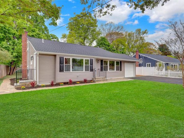 15 Glenwood Lane, Huntington NY 11743