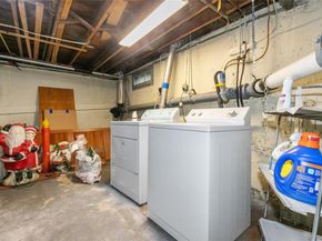 58 Helen Avenue, Plainview NY 11803