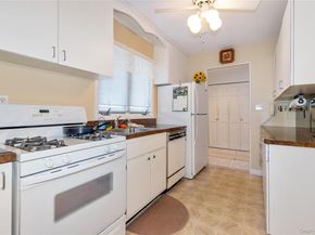 58 Helen Avenue, Plainview NY 11803