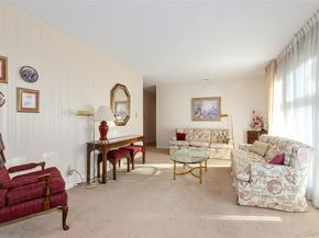 58 Helen Avenue, Plainview NY 11803