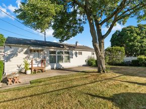 58 Helen Avenue, Plainview NY 11803