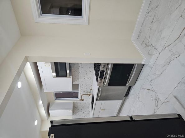 28 Cornwall Lane, Hempstead NY 11550