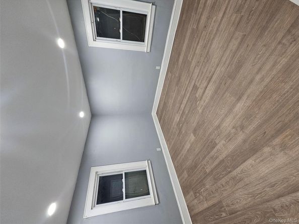 28 Cornwall Lane, Hempstead NY 11550