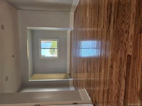 28 Cornwall Lane, Hempstead NY 11550