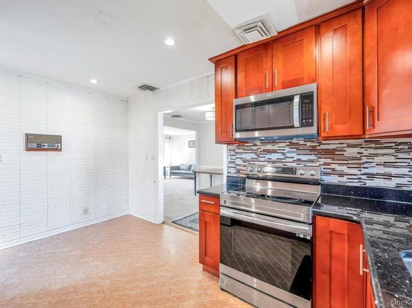 885 Downing Road, Valley Stream NY 11580