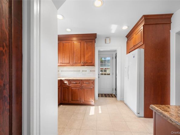 464 Central Avenue, Bethpage NY 11714