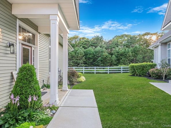 208 Belmont Circle, Yaphank NY 11980