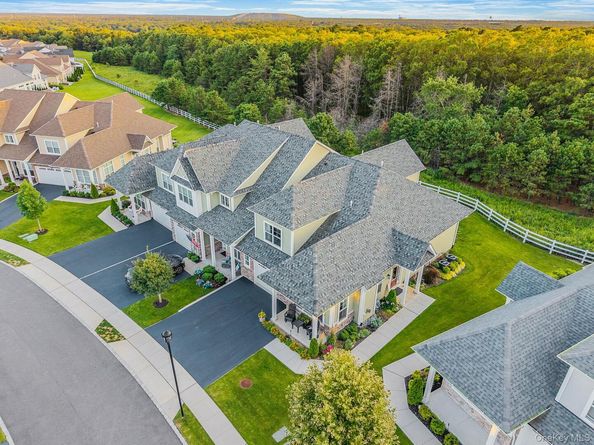 208 Belmont Circle, Yaphank NY 11980