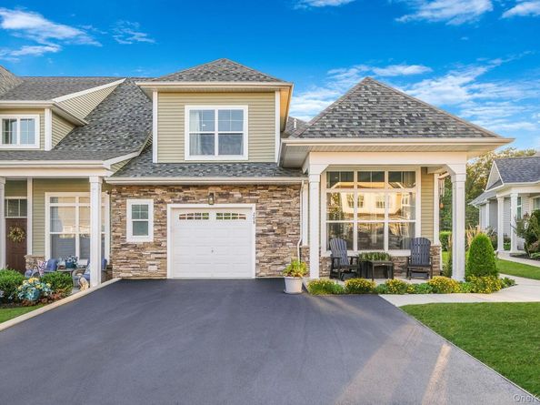 208 Belmont Circle, Yaphank NY 11980