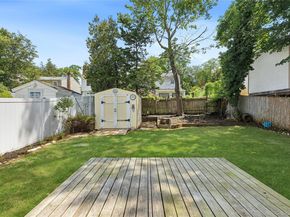 8 Dogwood Road, Rocky Point NY 11778