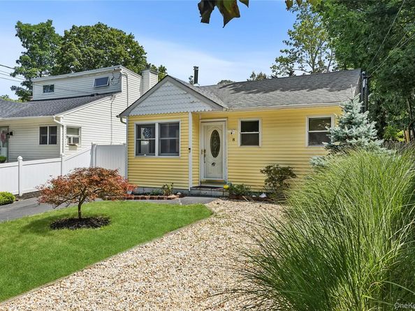 8 Dogwood Road, Rocky Point NY 11778