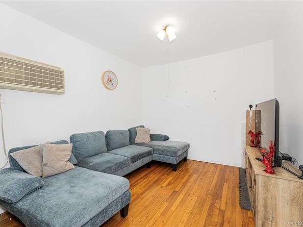 426 Calhoun Avenue, Bronx NY 10465