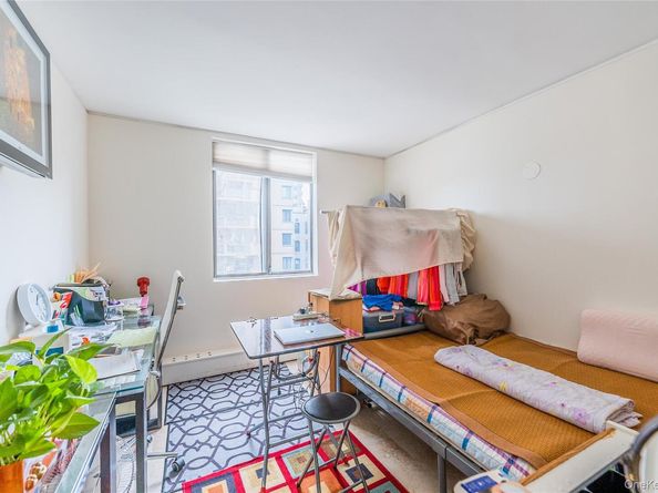 133-36 41st rd 7B, Flushing NY 11354