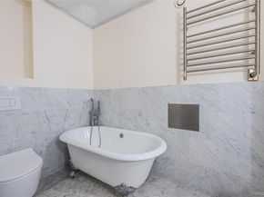 133-36 41st rd 7B, Flushing NY 11354