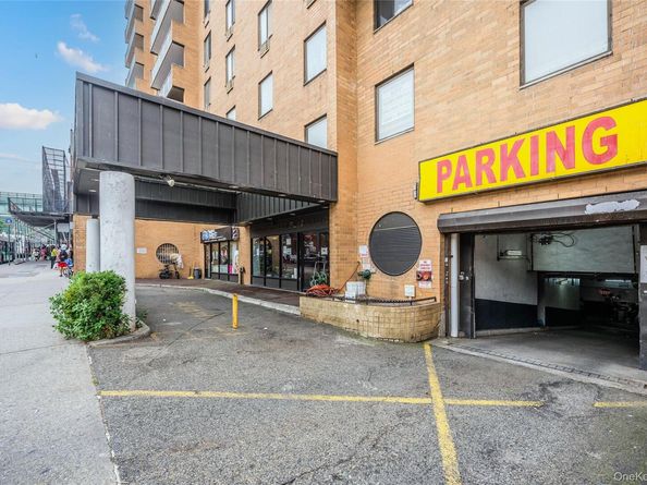 133-36 41st rd 7B, Flushing NY 11354
