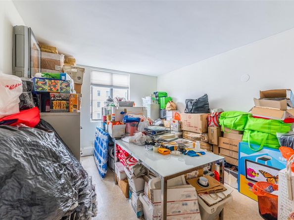 133-36 41st rd 7B, Flushing NY 11354