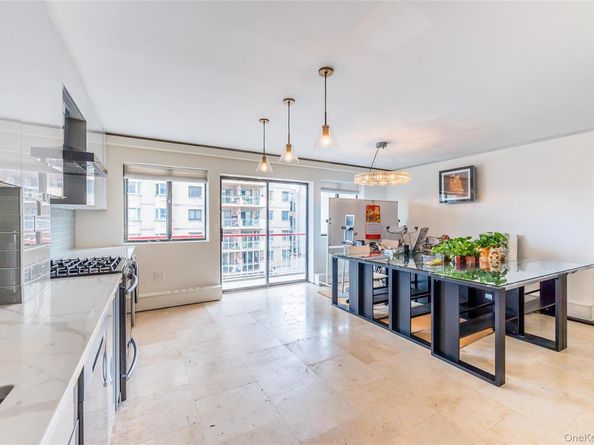 133-36 41st rd 7B, Flushing NY 11354
