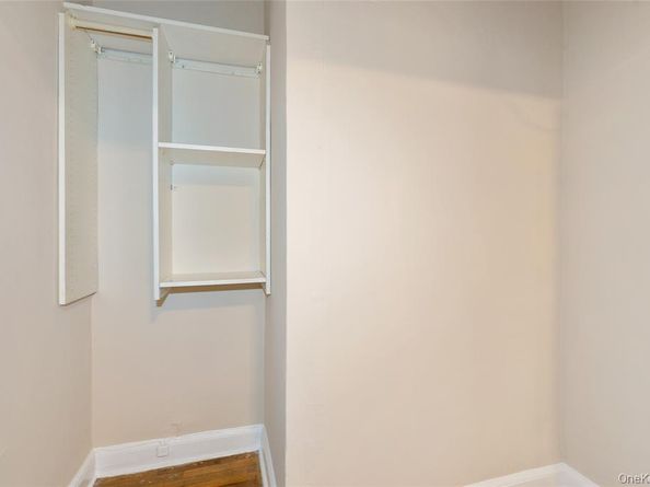2 Townhouse Place 3N, Great Neck NY 11021