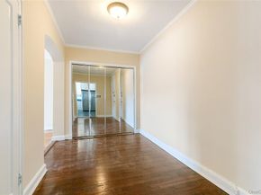 2 Townhouse Place 3N, Great Neck NY 11021