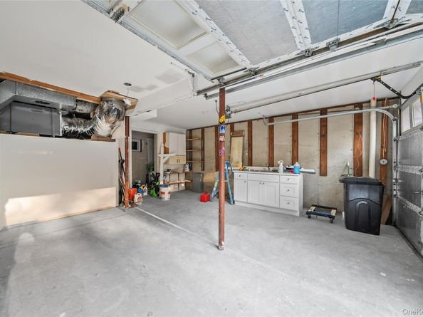 59 Breeze Avenue, Ronkonkoma NY 11779