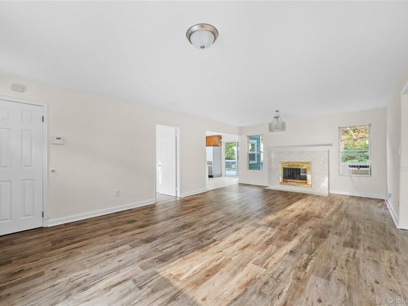 59 Breeze Avenue, Ronkonkoma NY 11779