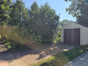 217 Hillside Avenue, New Hyde Park NY 11040