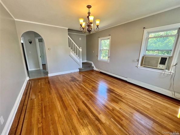217 Hillside Avenue, New Hyde Park NY 11040