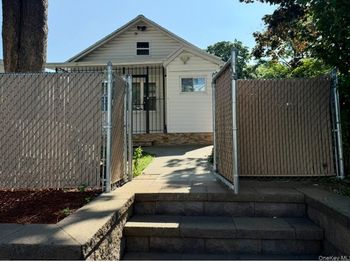 44 White Plains Road