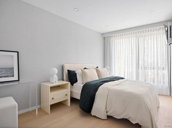 40-22 61st street 3E, Woodside NY 11377