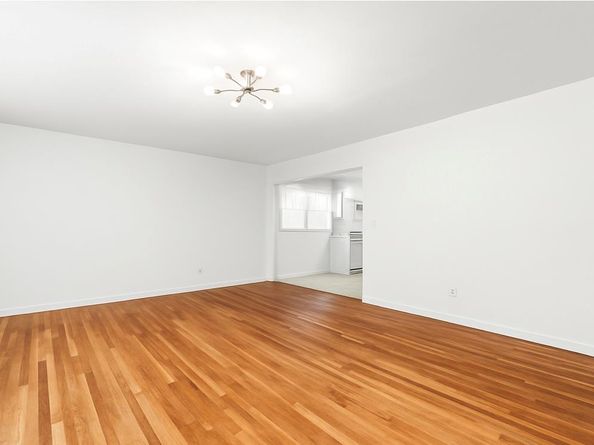 279 Mary Lou Avenue, Yonkers NY 10703