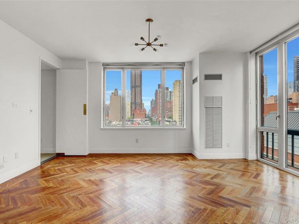 90 E End Avenue 10B, New York (Manhattan) NY 10028