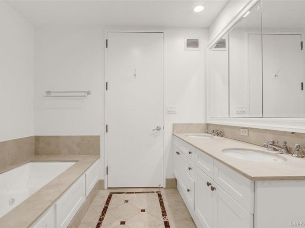 90 E End Avenue 10B, New York (Manhattan) NY 10028