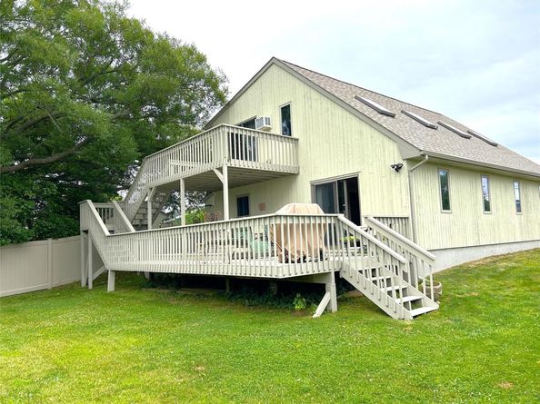 304 S Dunton Avenue, East Patchogue NY 11772