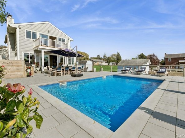 81 Beach Road, Aquebogue NY 11931