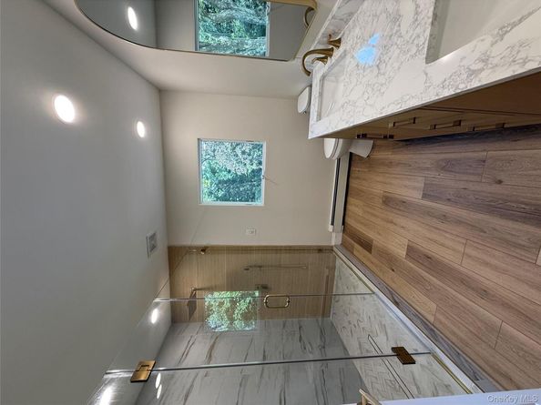 7 Northwood Court, Dix Hills NY 11746