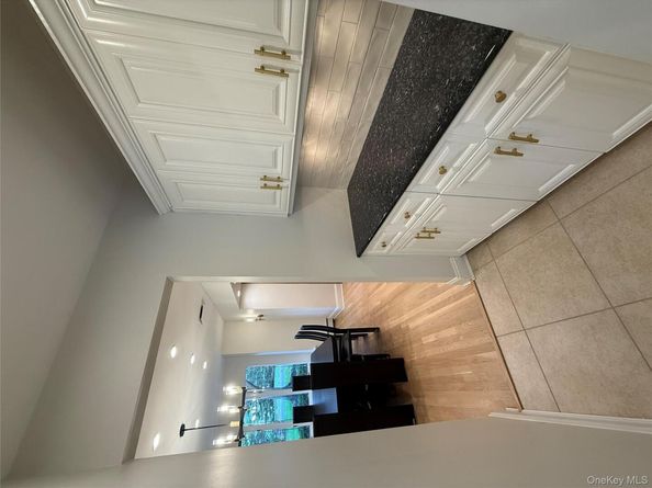 7 Northwood Court, Dix Hills NY 11746