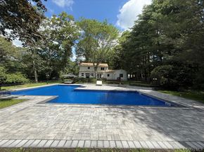 7 Northwood Court, Dix Hills NY 11746