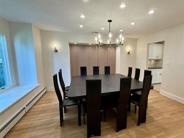 7 Northwood Court, Dix Hills NY 11746