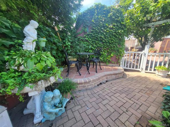 413 51st Street, Lindenhurst NY 11757