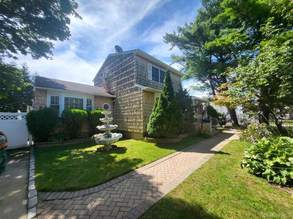 413 51st Street, Lindenhurst NY 11757