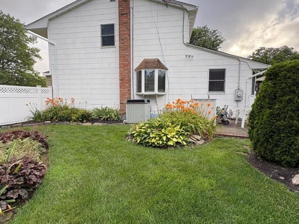 147 Wayne Street, Hauppauge NY 11788