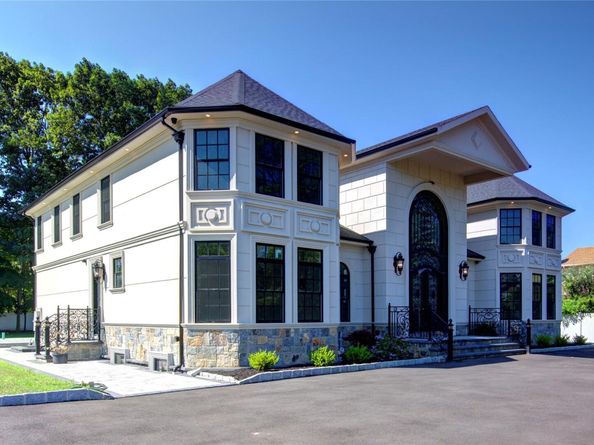 51 Walter Avenue, Hicksville NY 11801